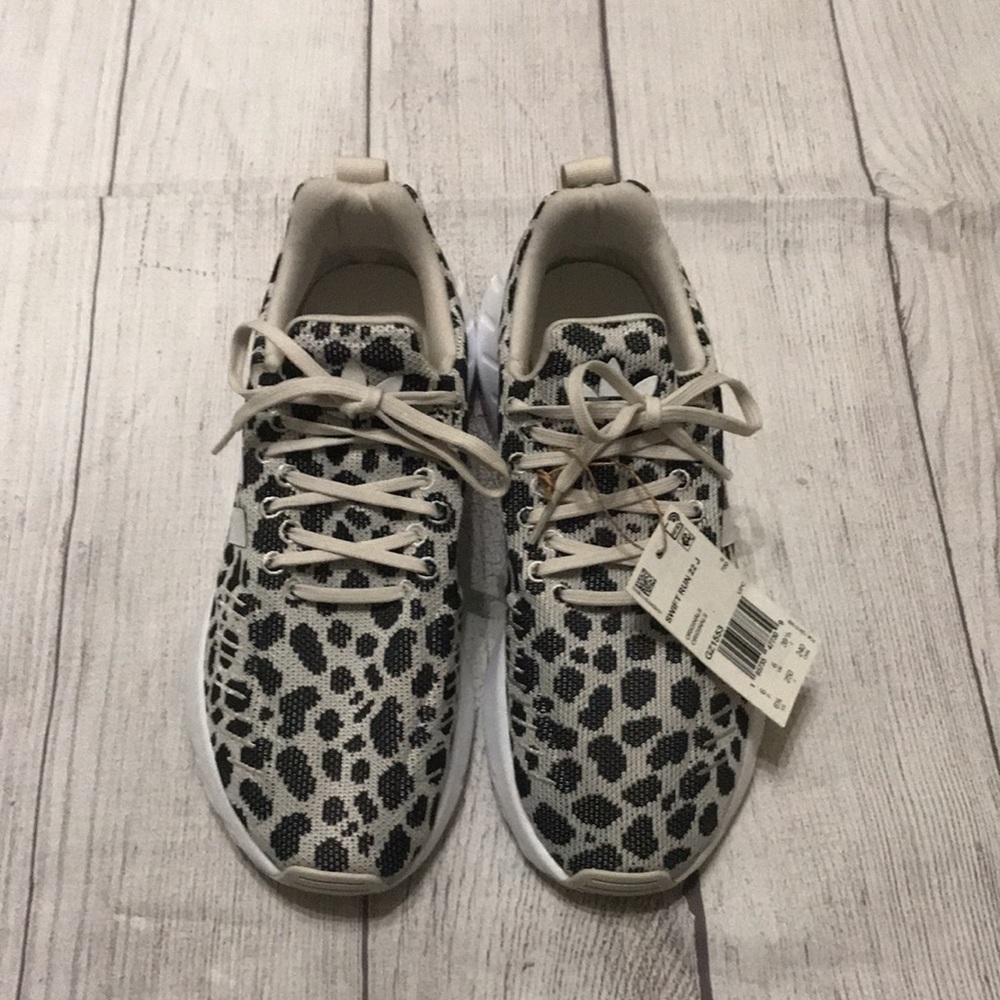 Adidas Swift Run 22.  Size 6.5– NEW without box - Picture 3 of 7